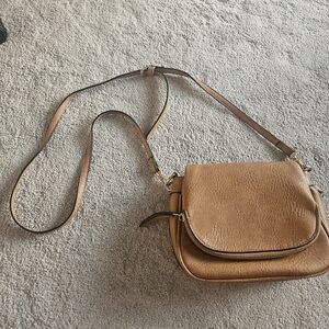 Moda Luxe in Excellent Condition Crossbody Light Brown Adjustable Purse